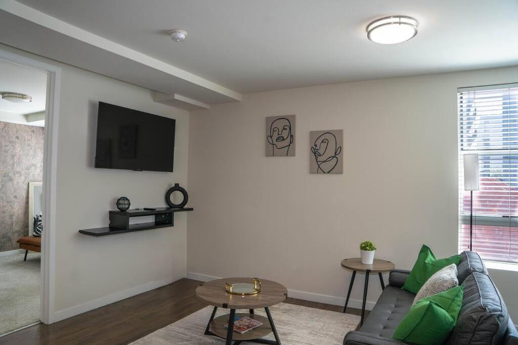 June Specials- Suite Spot Dtla- Free Parking For One Car! لوس أنجلوس المظهر الخارجي الصورة
