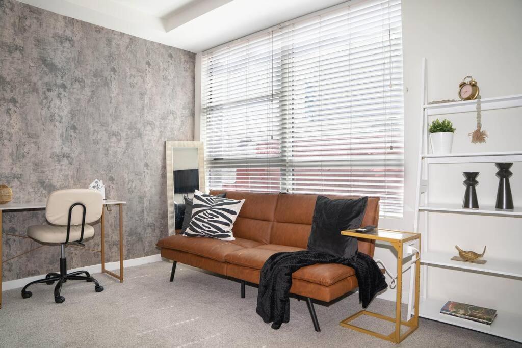June Specials- Suite Spot Dtla- Free Parking For One Car! لوس أنجلوس المظهر الخارجي الصورة